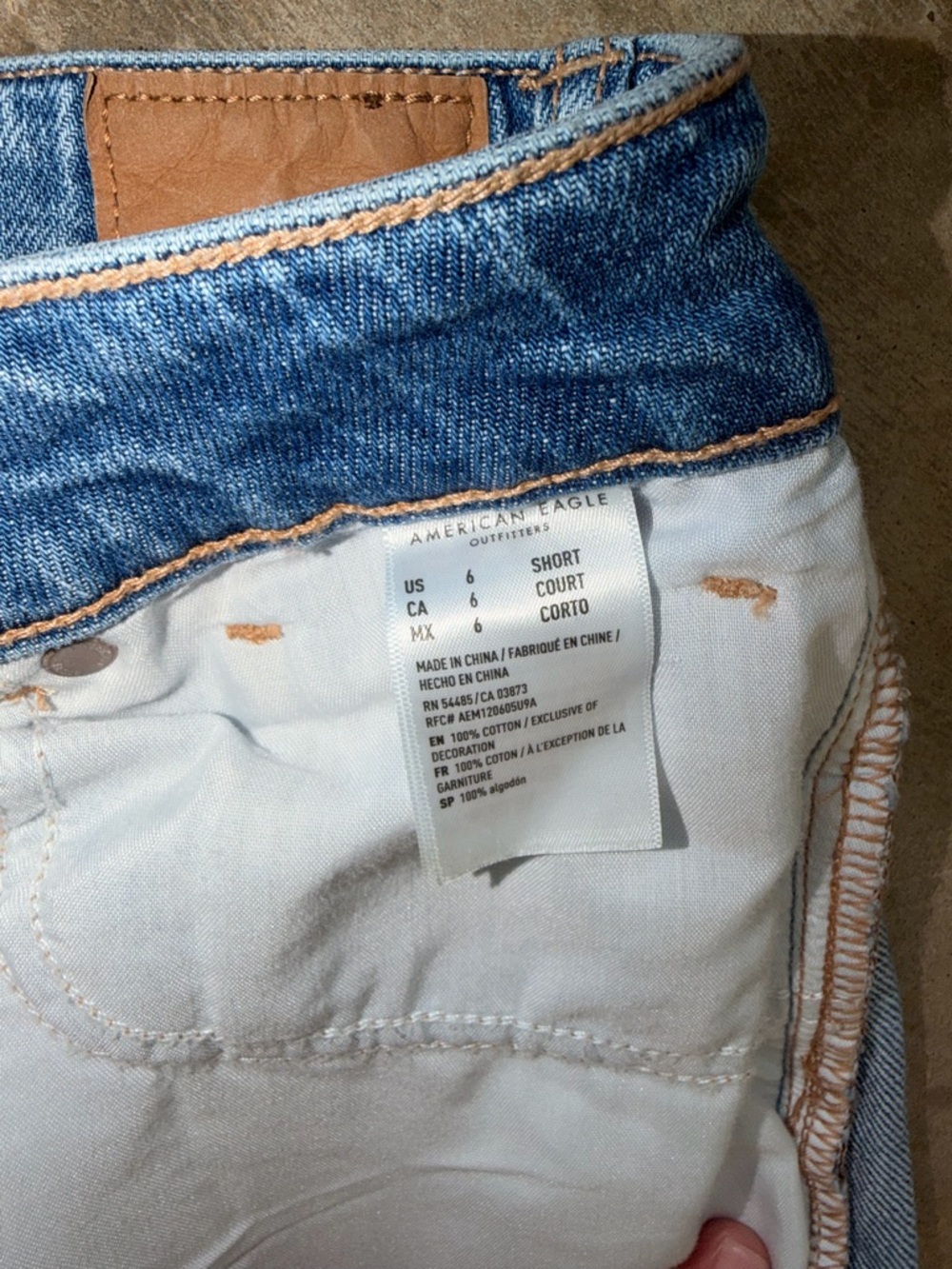 American Eagle Mom Straight Jean - Size 6 Short - Picture 9 of 9